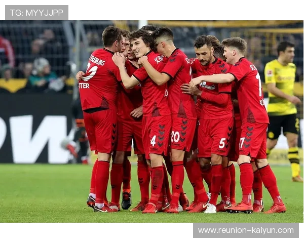 弗赖堡足球俱乐部崛起之路：从小球队到德甲强者的蜕变与荣耀